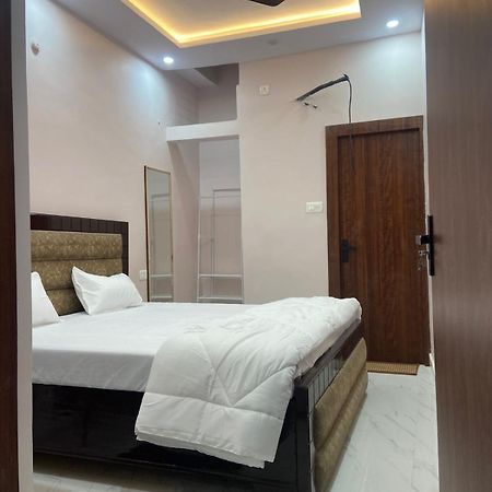 Nirmal Niwas Hotel Varanasi Exterior foto