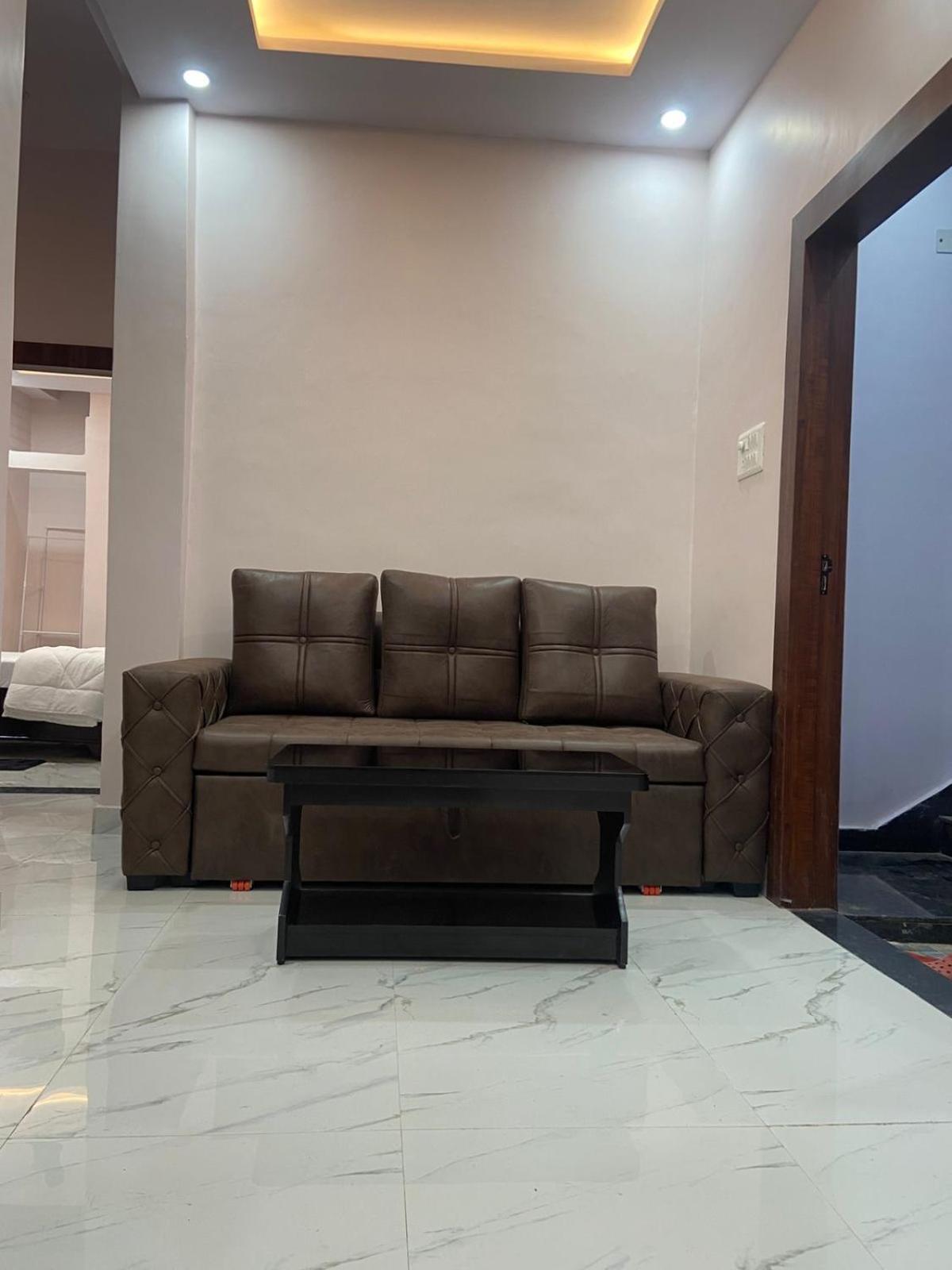 Nirmal Niwas Hotel Varanasi Exterior foto