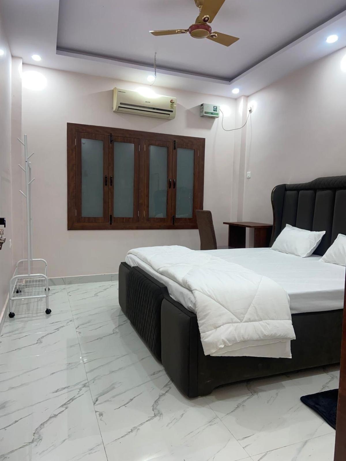Nirmal Niwas Hotel Varanasi Exterior foto